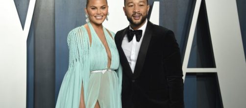 Chrissy Teigen y John Legend anuncian la p&eacute;rdida de su beb&eacute;