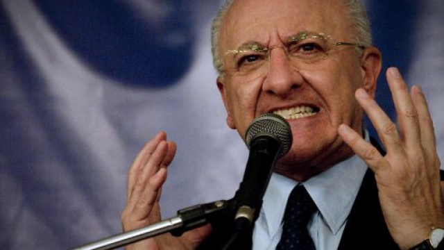 Coronavirus, De Luca pronto al lockdown al raggiungimento degli 800 contagi giornalieri.