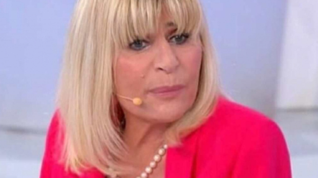 Uomini e Donne, registrazione 9 ottobre: Biagio bacia sia Gemma che Maria, lite Valentina-Aurora.
