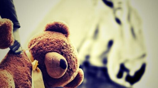 Argentina, nonno avrebbe abusato della nipotina: il padre lo aggredisce.