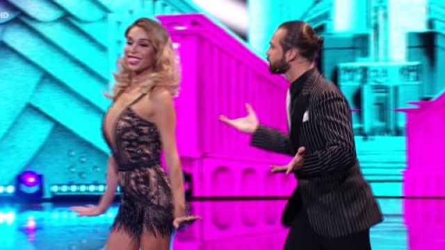 Ballando con le Stelle, Selvaggia Lucarelli a Vittoria Schisano: 'Continui ad annoiarmi'.
