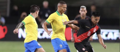 A Sele&ccedil;&atilde;o Brasileira vai em busca da segunda vit&oacute;ria na temporada nas Eliminat&oacute;rias para a Copa do Mundo, diante do Peru em Lima as 21h.