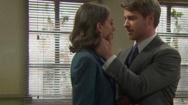 Il Segreto, trame Spagna: notte di passione tra Adolfo e Marta, Rosa svanisce nel nulla.