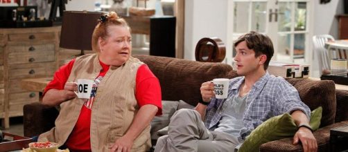 Atriz que fez Berta, de "Two and a half men", morre aos 77 anos. (Arquivo Blasting News)