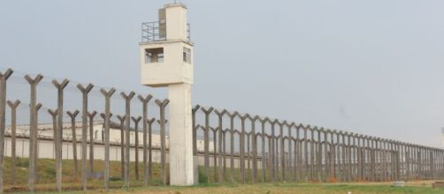 Dezessete presos fogem de penitenci&aacute;ria por buraco em cela. (Arquivo Blasting News/Penitenci&aacute;ria da Papuda)