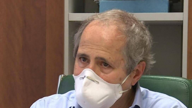 Andrea Crisanti preoccupato dall'aumento dei casi di coronavirus.