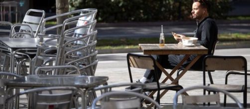 Restricciones por el coronavirus: Esta noche entrar&aacute; en vigor el cierre de bares y restaurantes en Catalu&ntilde;a.