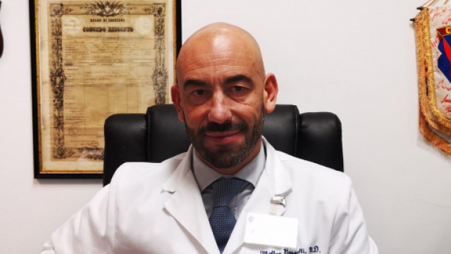 Covid, Matteo Bassetti: 'Prematuro parlare di lockdown a Natale'.