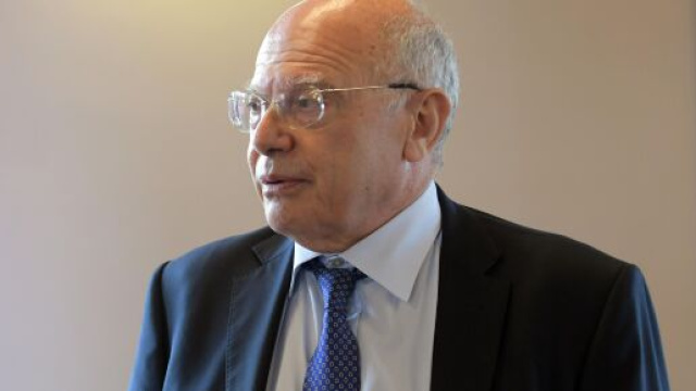 Massimo Galli &egrave; intervenuto nella trasmissione Cartabianca su Rai 3 per commentare l'aumento dei contagi da coronavirus.