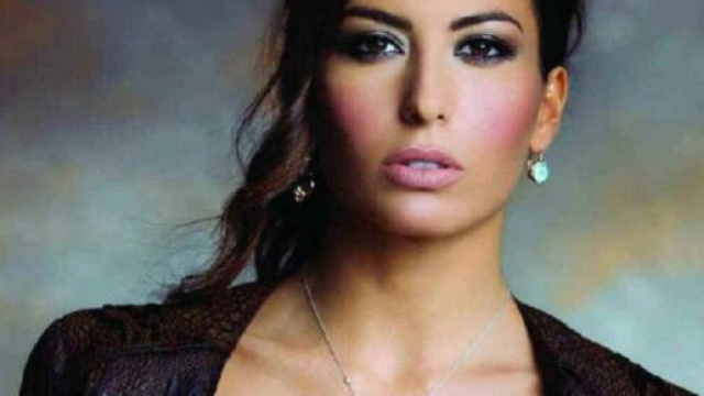 Elisabetta Gregoraci si d&agrave; dei colpetti al cuore al GF VIP 5