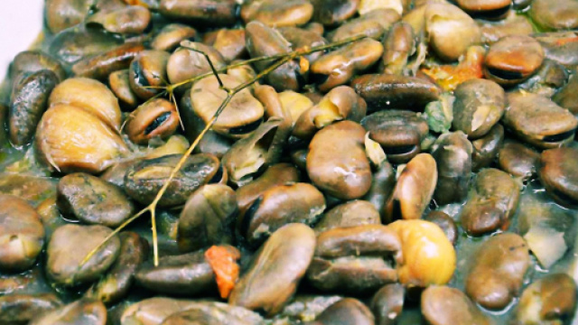 La favata di maiale &egrave; un piatto tipico autunnale.