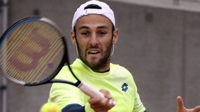 Stefano Travaglia si &egrave; guadagnato la grande sfida con Rafa Nadal al terzo turno del Roland Garros.