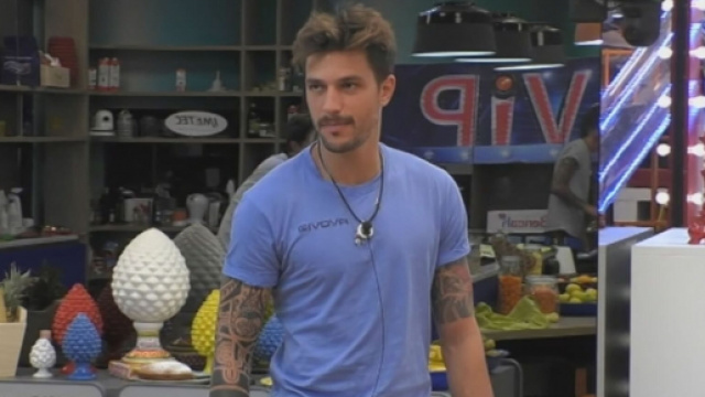 Andrea Zelletta, spunta Alice e dice: 'Voleva vedermi quando era fidanzato con Natalia'.