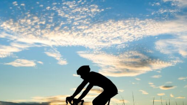 Ciclismo e infertilit&agrave;, l'urologo Goumas mette in guardia sui rischi che si corrono.