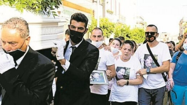 I funerali del piccolo Evan, il bambino di due anni deceduto a Rosolini il 17 agosto per le percosse subite.