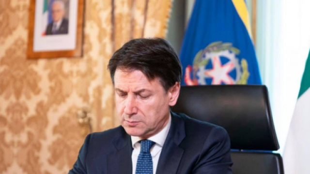 Giuseppe Conte pronto a firmare un nuovo Dpcm.