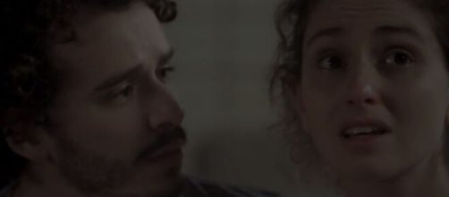 Cl&aacute;udio e Ivana tem primeira noite de amor desastrosa em "A For&ccedil;a do Querer". (Reprodu&ccedil;&atilde;o/TV Globo)