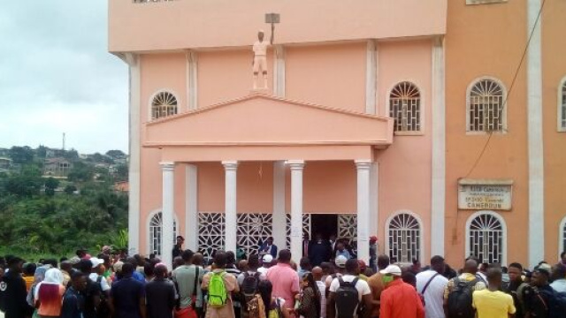 Mekit Invest lors des paiements le 22 octobre 2020 &agrave; Yaound&eacute; (c) Odile Pahai