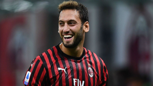 Milan, anche il Napoli su Calhanoglu.