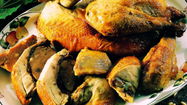 Il pollo ripieno &egrave; un tipico piatto autunnale.