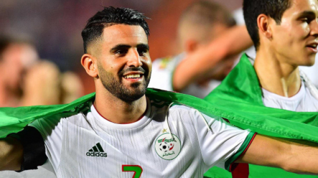 Riyad Mahrez annonc&eacute; au PSG, sa r&eacute;action fait le buzz