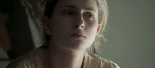 Ivana revela que odeia seus seios e confessa que gostaria de tir&aacute;-los. (Reprodu&ccedil;&atilde;o/TV Globo)