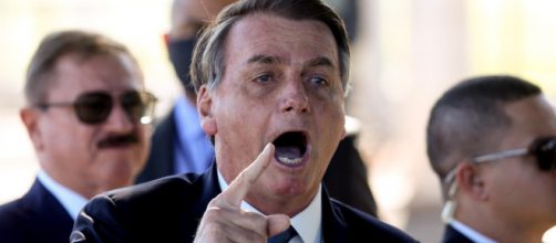 Presidente Jair Bolsonaro se irrita com pedido de popular em Bras&iacute;lia. (Arquivo Blasting News)