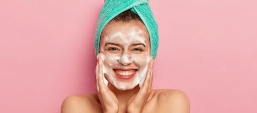 Skincare potencializada com cinco dicas b&aacute;sicas. (Arquivo Blasting News)
