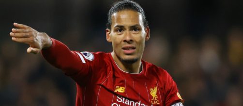 Van Dijk deve desfalcar o Liverpool. (Arquivo/Blasting News)