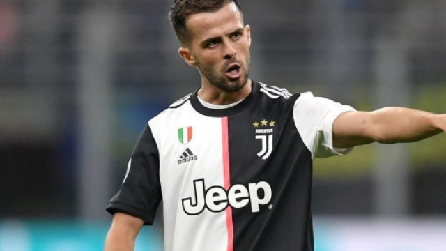 Miralem Pjanic sfider&agrave; la Juventus nel girone di Champions League.