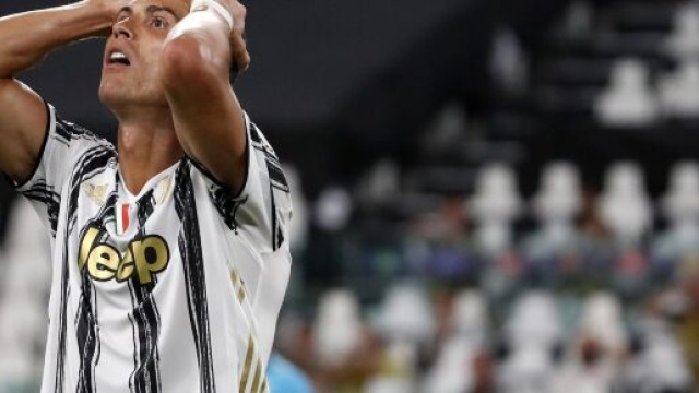 Cristiano Ronaldo sarebbe ancora positivo alla Covid-19 e salterebbe quindi Juventus-Barcellona.