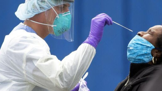 Pescara, caos tamponi, l'Asl vuole un altro ambulatorio e avverte: 'Cos&igrave; rischio contagio'.