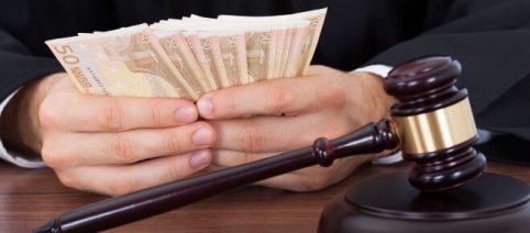 Accertamento induttivo, è legittimo se i redditi del contribuente sono troppo bassi