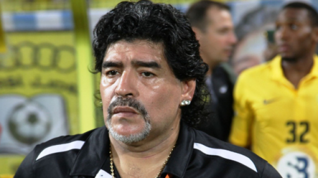 Diego Armando Maradona, tecnico del Gimnasia La Plata.