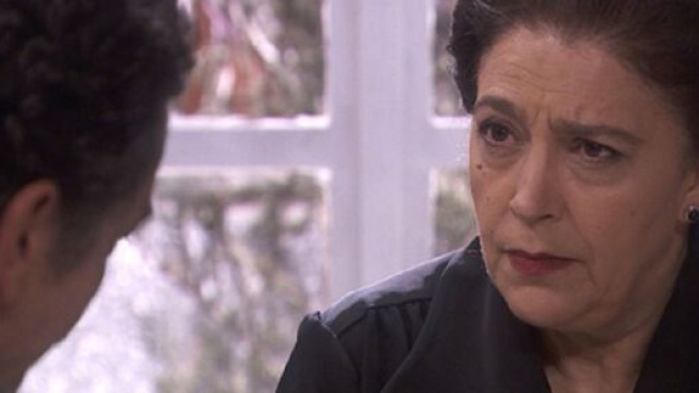 Il segreto, trame Spagna: il capitano Huertas crede che Francisca abbia ucciso Isabel.