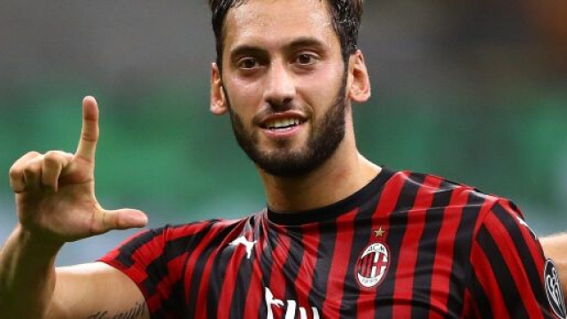 Milan, Calhanoglu potrebbe lasciare.