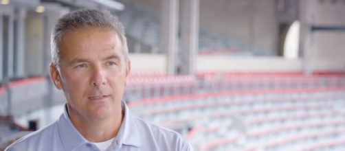 Former Ohio State Bukeyes Coach Urban Meyer criticizes Nebraska Huskers' offensive players. [Image Source: CFB ON FOX/ YouTube]