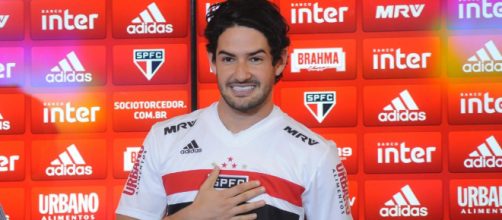 Sem clube, o atacante Alexandre Pato n&atilde;o atua pela Sele&ccedil;&atilde;o Brasileira principal desde 2013. (Arquivo Blasting News)