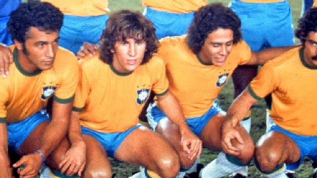 La 'prima linea' della selecao nel 1977: Gil, Zico, Roberto Dinamite e Rivelino.