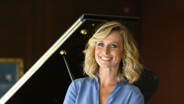 Il taglio capelli corti e tonalit&agrave; per l'autunno 2020: il lob e le ciocche blu