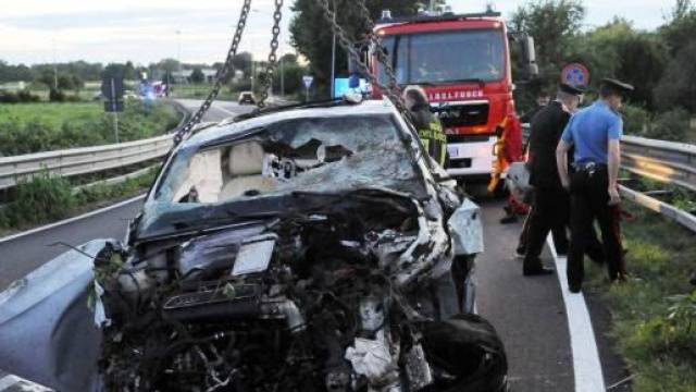 22enne calabrese muore a causa di un incidente stradale. (Foto di repertorio)