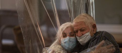 Espa&ntilde;a restablece algunas medidas de distanciamiento