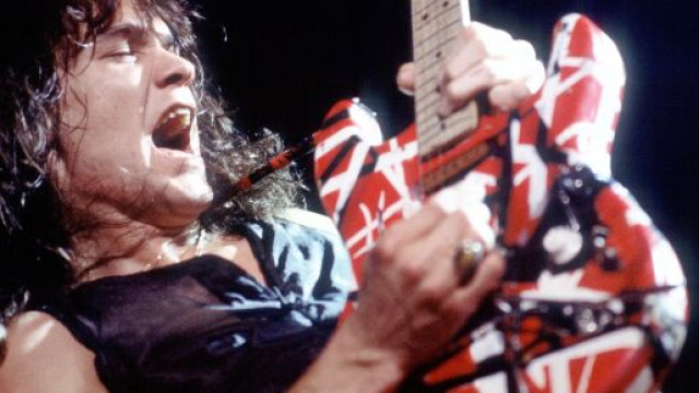 Addio Eddie Van Halen, lo storico chitarrista stroncato da un tumore.