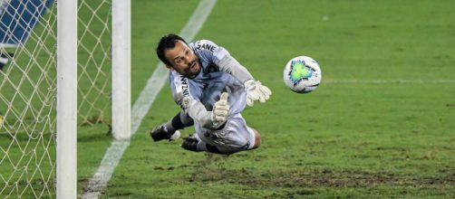 Diego Cavalieri defendeu o p&ecirc;nalti de Willian, garantindo a vit&oacute;ria botafoguense. (Arquivo Blasting News)