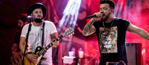 Diego e Victor Hugo fazem live. (Arquivo Blasting News)