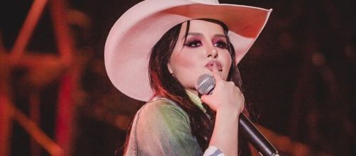 Solteira, Mara&iacute;sa troca mensagens com Danilo Gentili em seu Twitter. (Arquivo Blasting News)