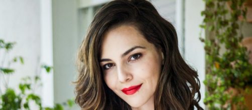 Tain&aacute; M&uuml;ller est&aacute; fazendo sucesso com a s&eacute;rie 'Bom dia, V&ecirc;ronica'. (Arquivo Blasting News)