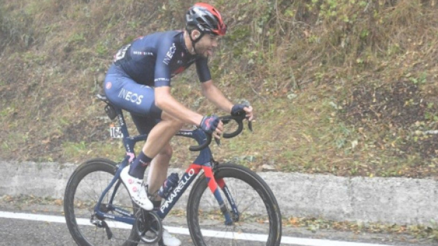 Filippo Ganna in fuga al Giro d'Italia.