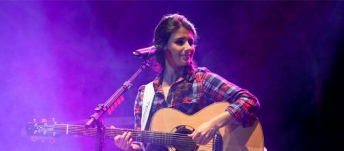 Paula Fernandes faz live. (Arquivo Blasting News)