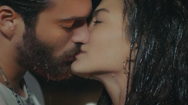 Daydreamer, Can Yaman e Demet in Italia
